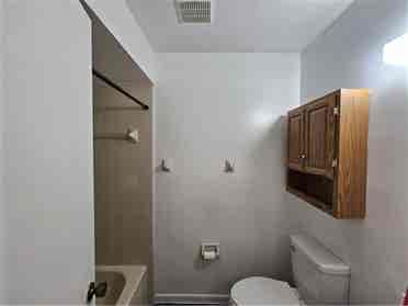 TWO ROOMS FOR RENT BY OWNER