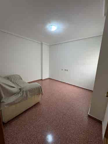 ALQUILER PISO POR HABITACIONESS
