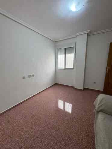 ALQUILER PISO POR HABITACIONESS