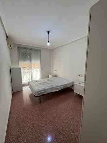 ALQUILER PISO POR HABITACIONESS