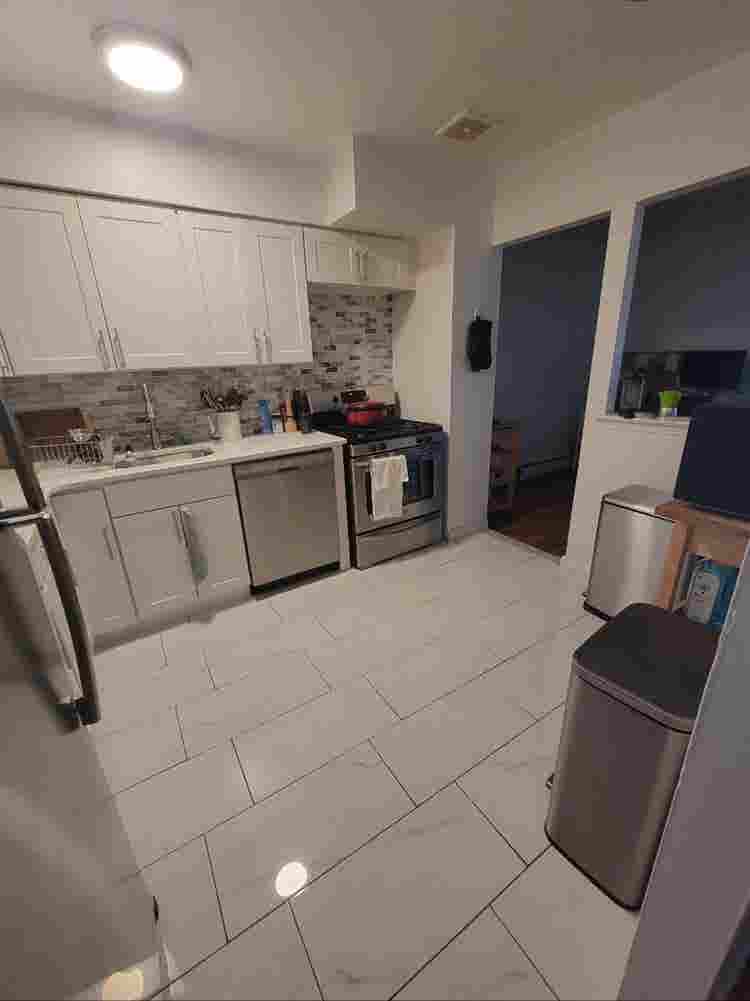 Private Room in Spacious Apartment
