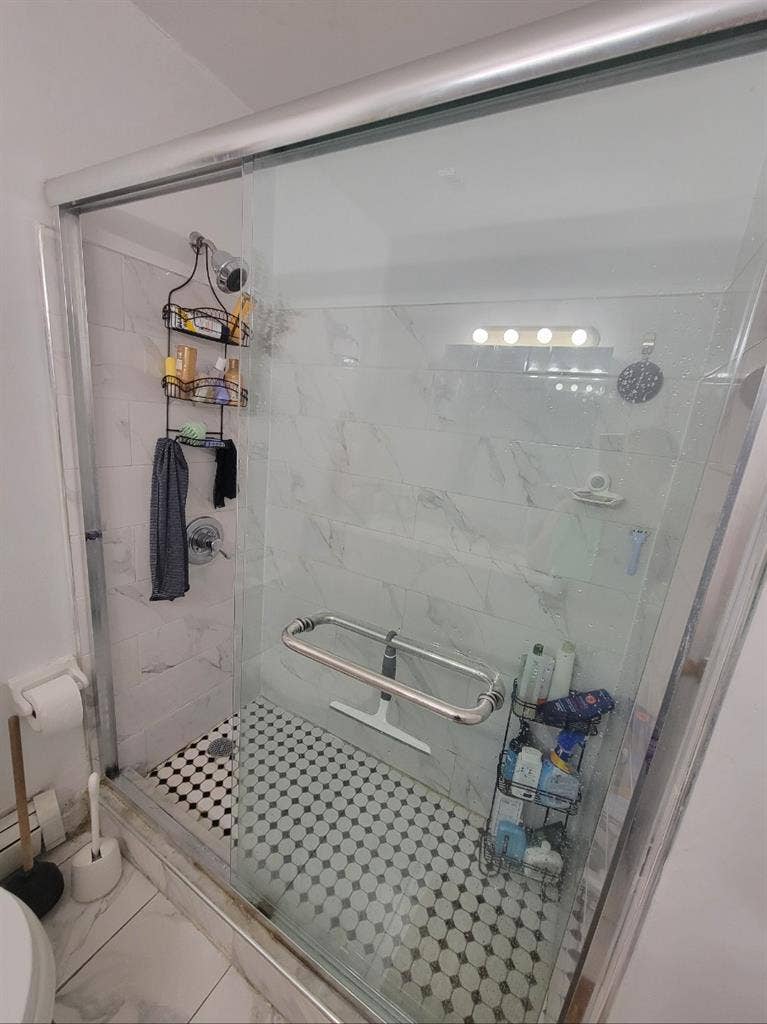 Private Room in Spacious Apartment