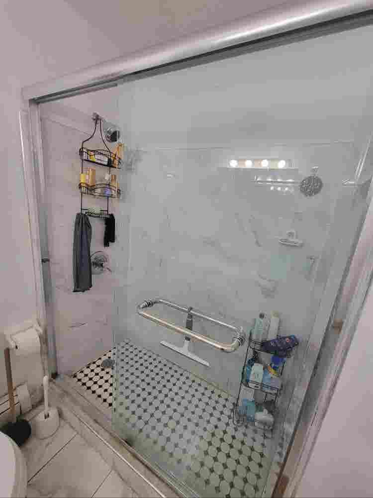 Private Room in Spacious Apartment