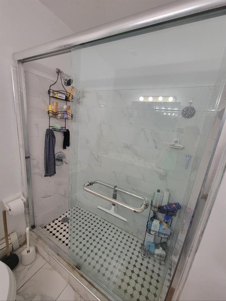 Private Room in Spacious Apartment