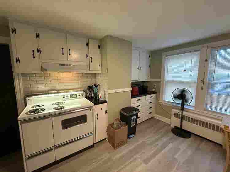 One bedroom in 2 bedroom apt