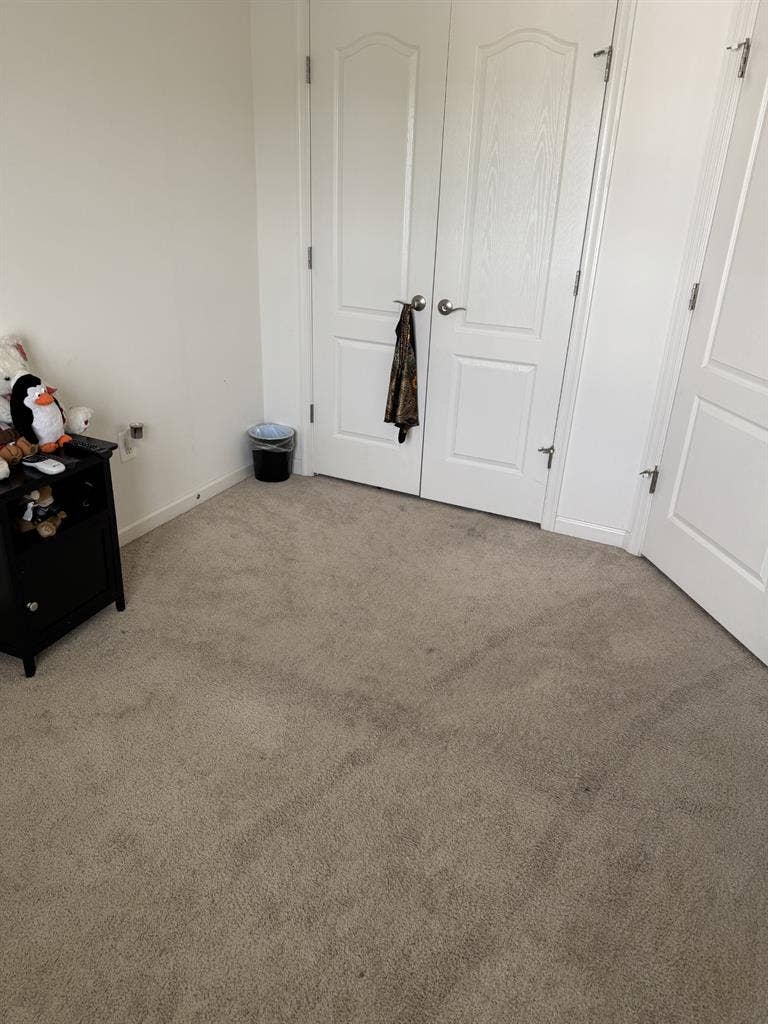 Room4Rent Clean, Quiet 3-Level TH