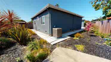 1 BR in East Palo Alto