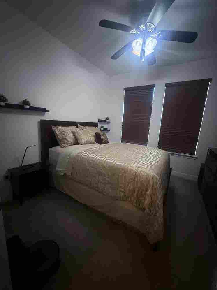 Comfortable room for rent