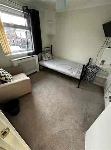 We are looking for flatmate
