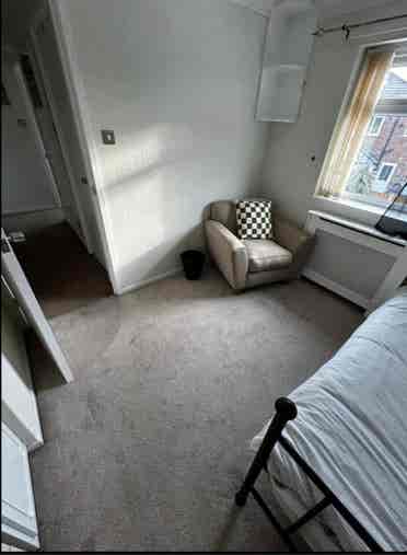 We are looking for flatmate