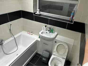 We are looking for flatmate
