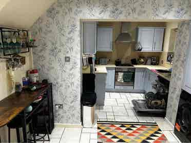 We are looking for flatmate