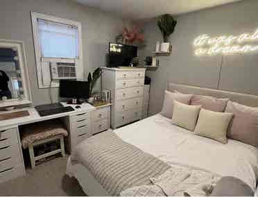 Looking for a 4th roommate!