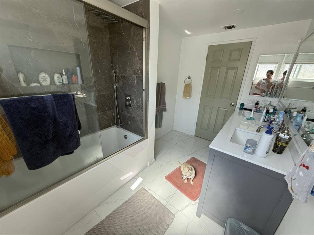 Tenant Wanted in North Hills!