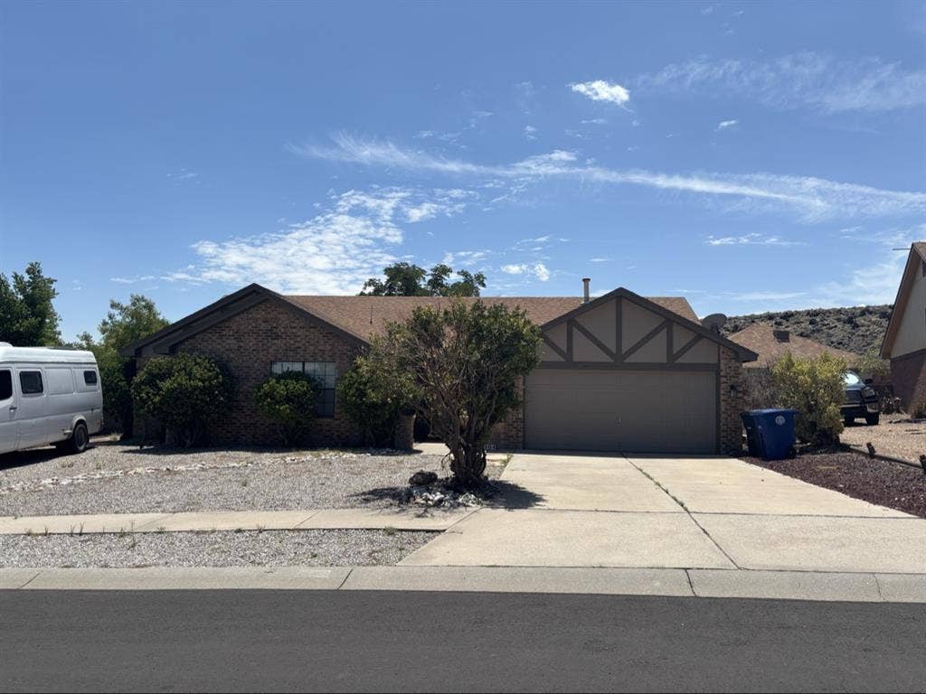Room for rent on Westside