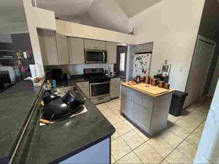 Room for rent on Westside