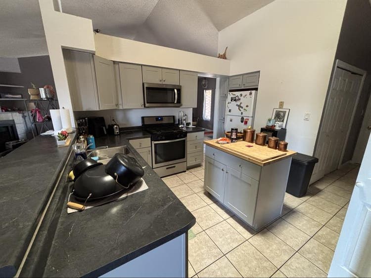 Room for rent on Westside