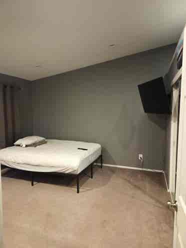 Spacious Room/Bath Pet-Friendly