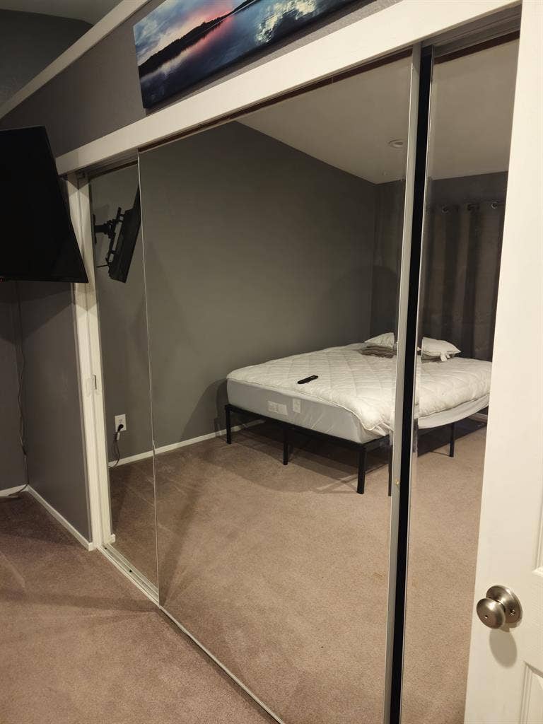 Spacious Room/Bath Pet-Friendly