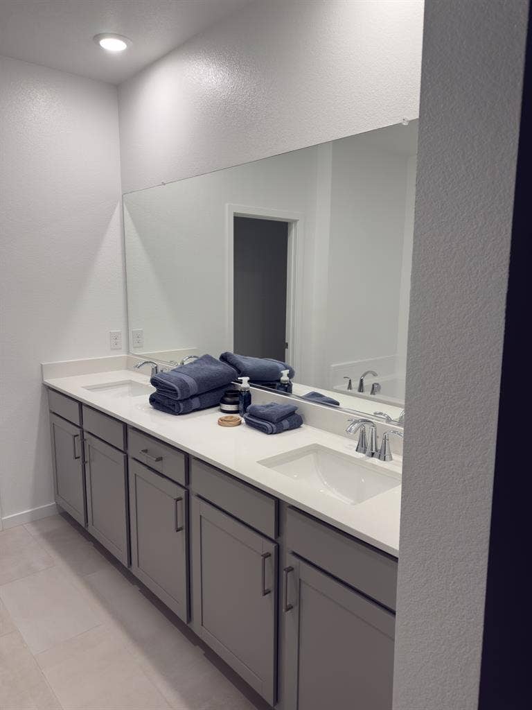 Dual-Master Townhouse