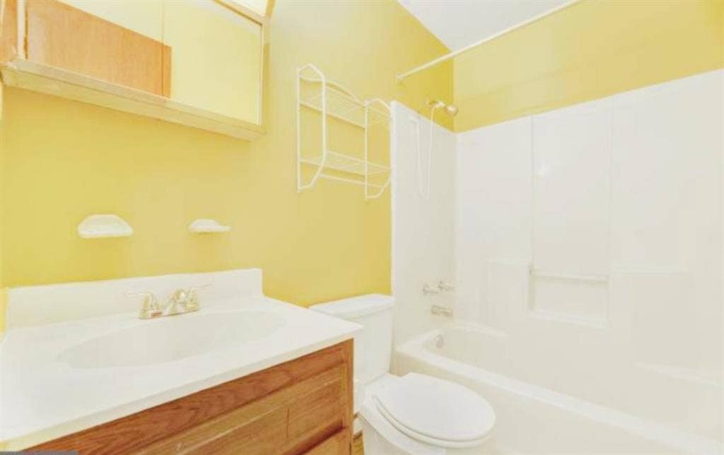 Private Bedroom in District Heights