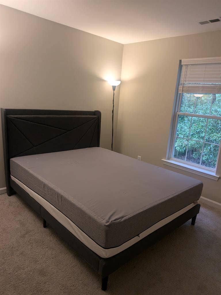 Room for rent in Highland Creek