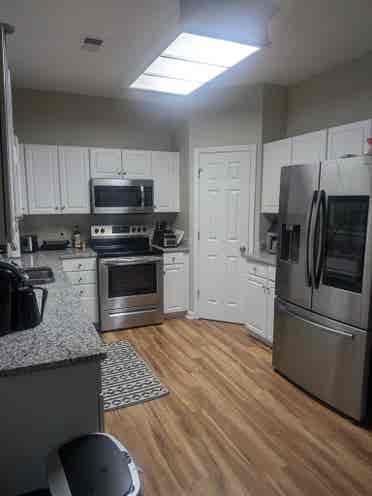Room for rent in Highland Creek