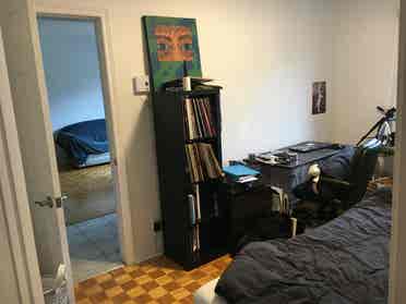 Beautiful room in large apartement