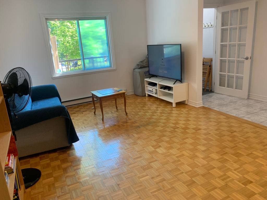 Beautiful room in large apartement