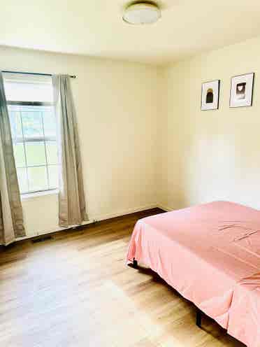 Private Bedroom in District Heights