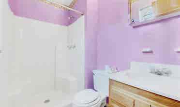 Private Bedroom in District Heights