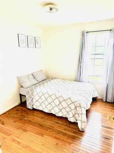 Private Bedroom in District Heights