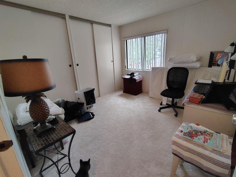 Room for rent located in Hemet CA