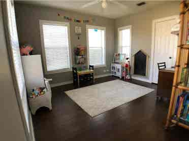 Looking for Roommates - 2 Rooms