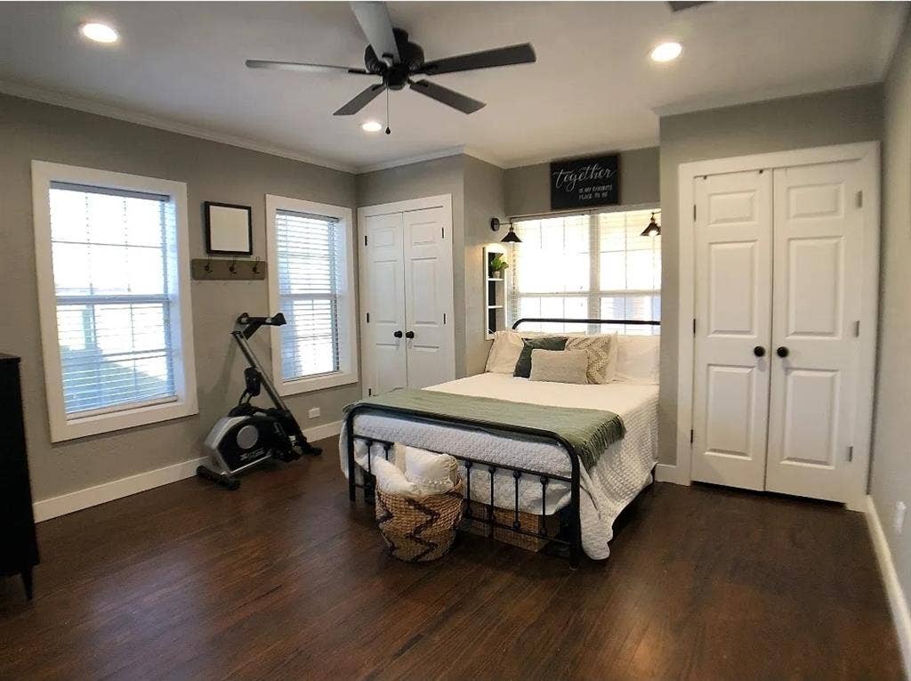 Looking for Roommates - 2 Rooms