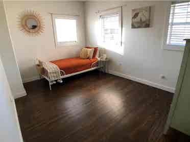 Looking for Roommates - 2 Rooms