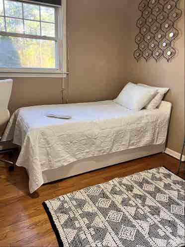 Nestled Newington Nook-Quiet & cozy