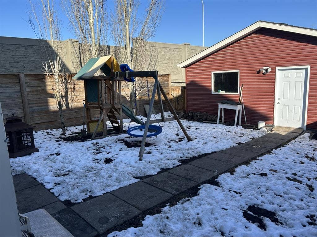 Auburn Bay Manor SE