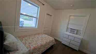 Private Room with Share Bathroom