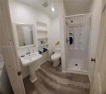Private Room with Share Bathroom