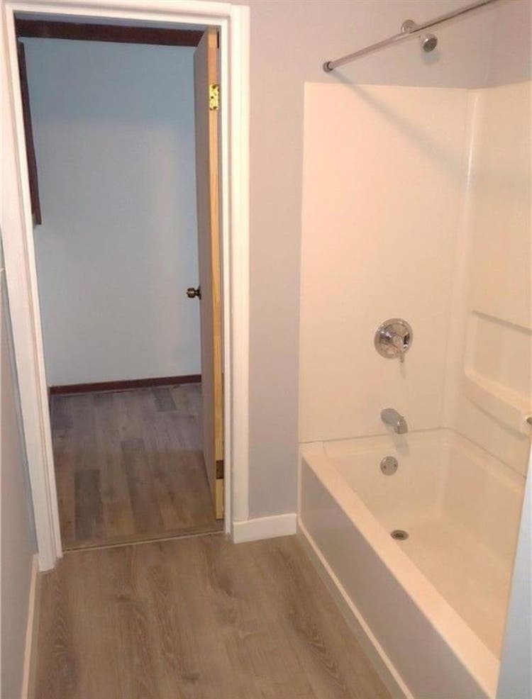 bath Apartment