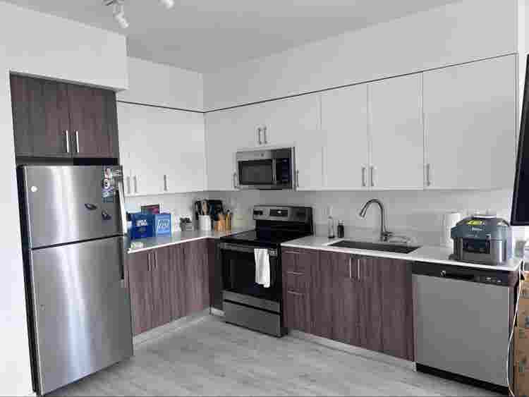 Room for rent AVAILABLE NOW!!