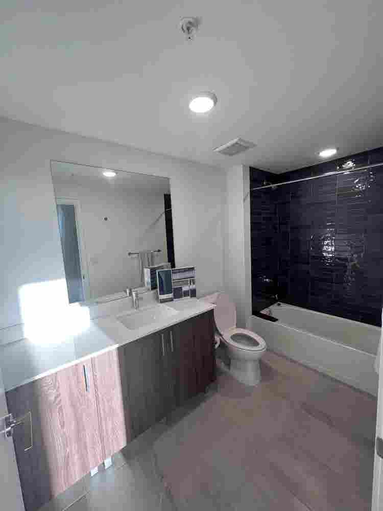Room for rent AVAILABLE NOW!!