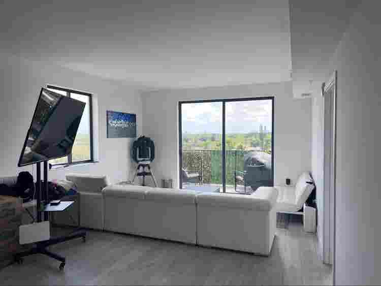 Room for rent AVAILABLE NOW!!