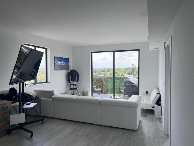 Room for rent AVAILABLE NOW!!