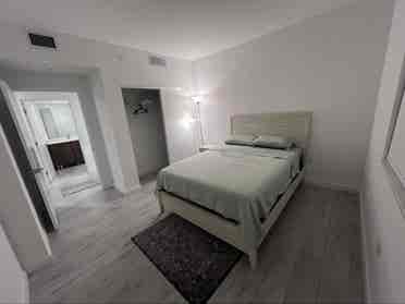 Room for rent AVAILABLE NOW!!