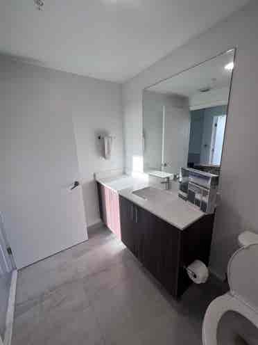 Room for rent AVAILABLE NOW!!