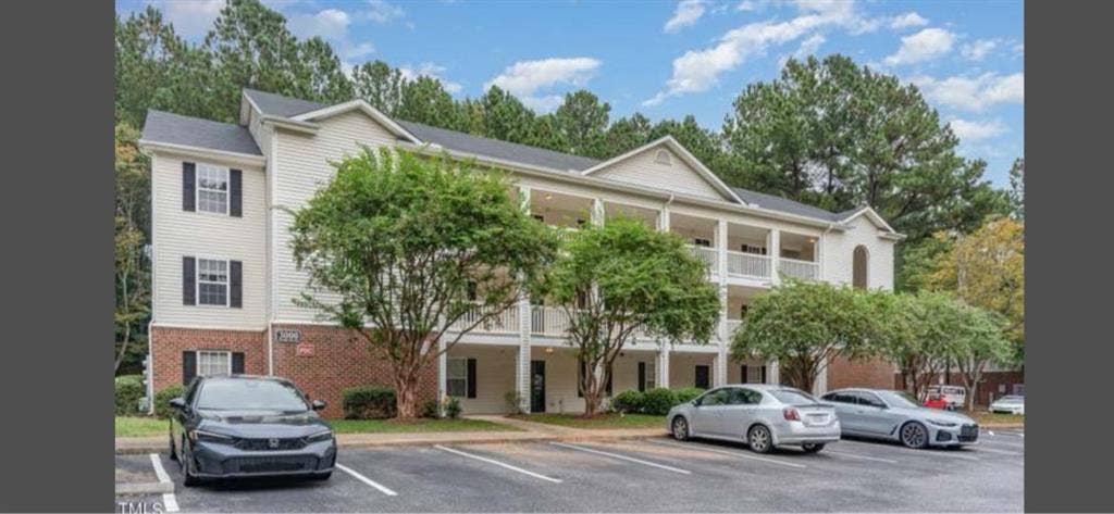 Looking for roommate ! Urgent !