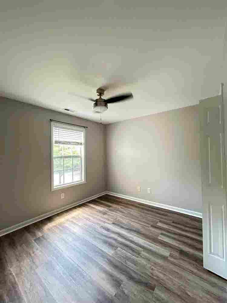 Looking for roommate ! Urgent !