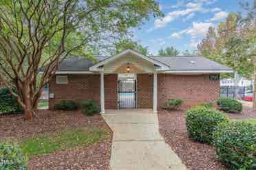 Looking for roommate ! Urgent !